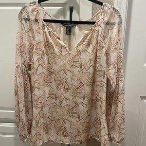 White House Black Market Blouse in a 8